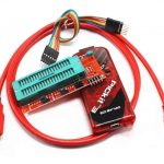 El PICkit 3 de MPLAB permite la depuración y programación de microcontroladores Flash PIC y dsPIC a un precio accesible.